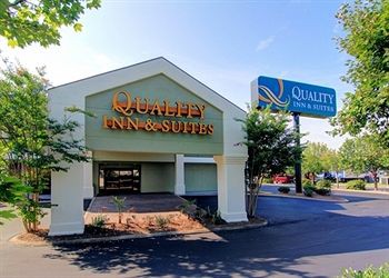 Quality Inn & Suites at Six Flags