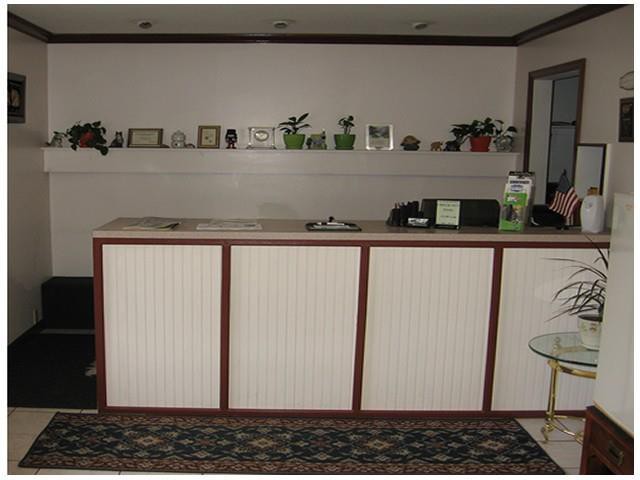 Red Carpet Inn & Suites