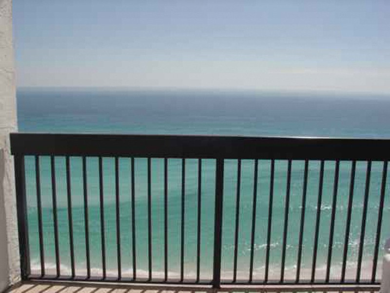 Pelican Beach by Holiday Isle