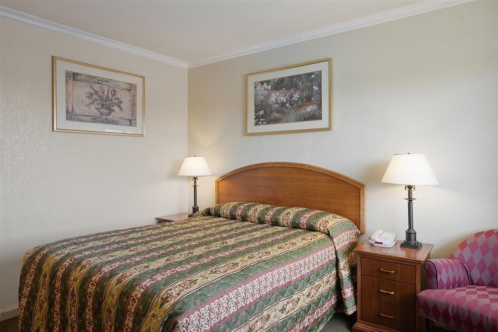 Americas Best Value Inn & Suites-Petaluma