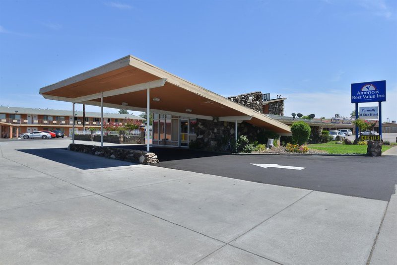 M Star Hotel Red Bluff