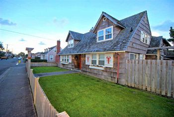 Seaside Vacation Homes