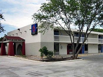 Motel 6 Uvalde Tx