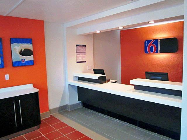 Motel 6 Uvalde Tx