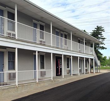 Travelers Inn and Suites
