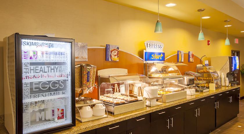 Holiday Inn Express Hotel & Suites Natchez South
