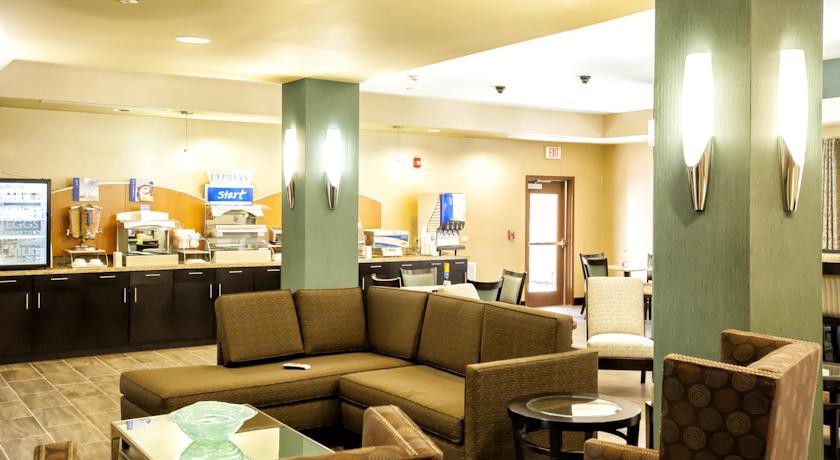 Holiday Inn Express Hotel & Suites Natchez South