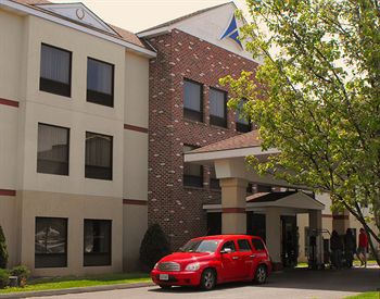 Aspire Hotel and Suites