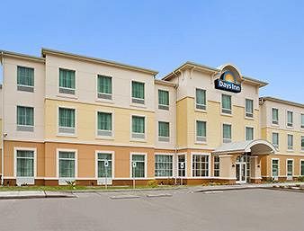Days Inn by Wyndham Victoria