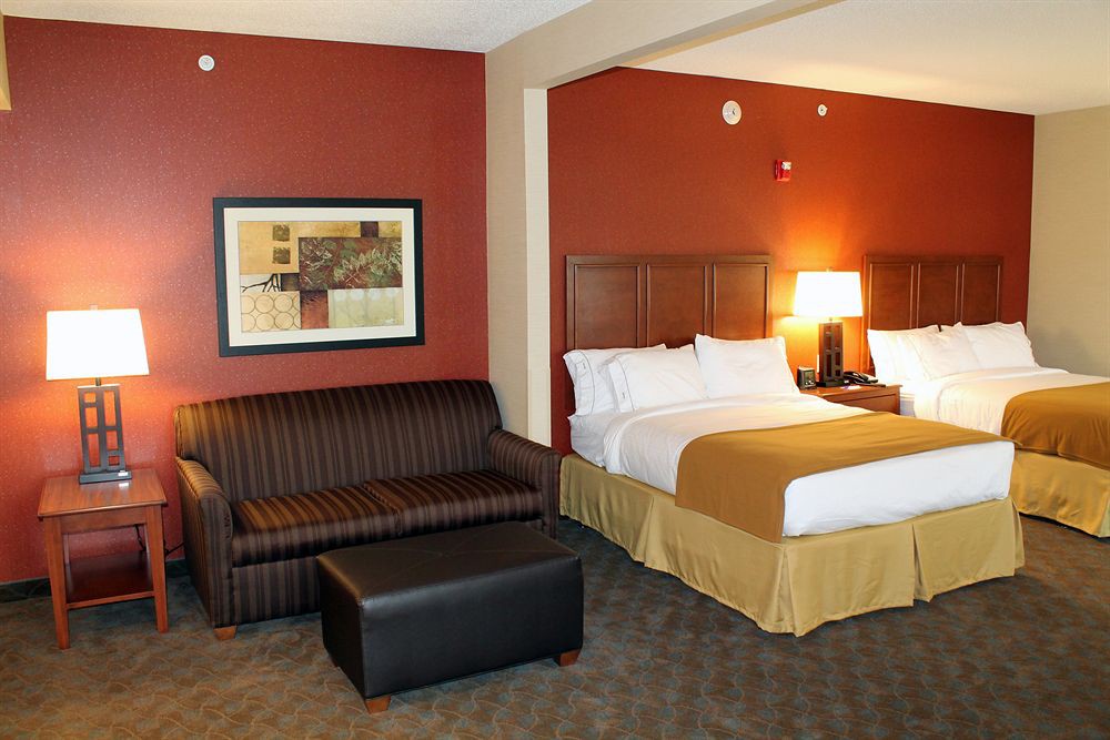 Holiday Inn Express & Suites Paducah West