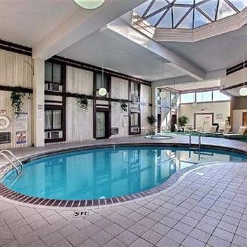 Crookston Inn and Convention Center
