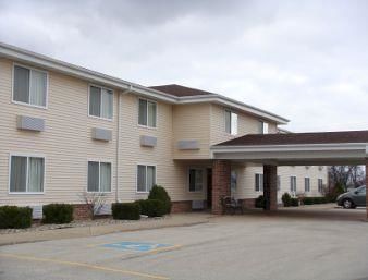 Super 8 by Wyndham Galva