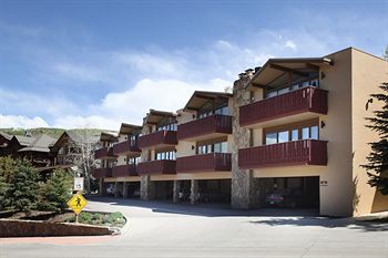 Lichenhearth Condominiums