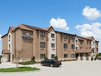 Microtel Inn & Suites by Wyndham Gonzales