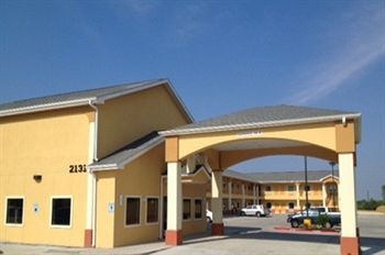 Days Inn & Suites Gonzales