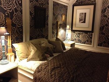 The Victoria House Bed & Breakfast
