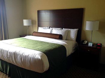 Cobblestone Hotel & Suites Crookston