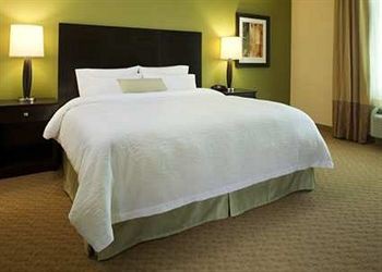 Hampton Inn & Suites Williamsport- Faxon Exit