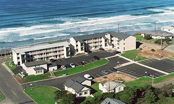 The Waves of Newport