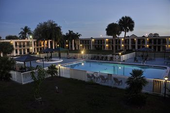 Winter Haven Gardens Inn & Banquets Center