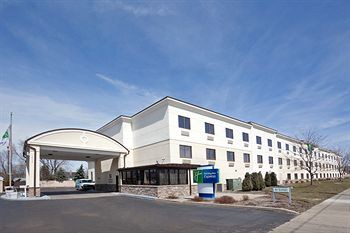 Holiday Inn Express Cleveland Airport - Brook Park