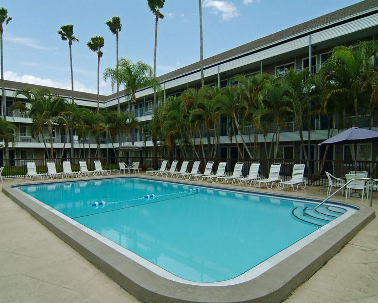 Lantern Inn & Suites