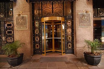 City Hotel