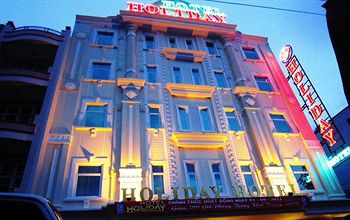 Holiday Hotel