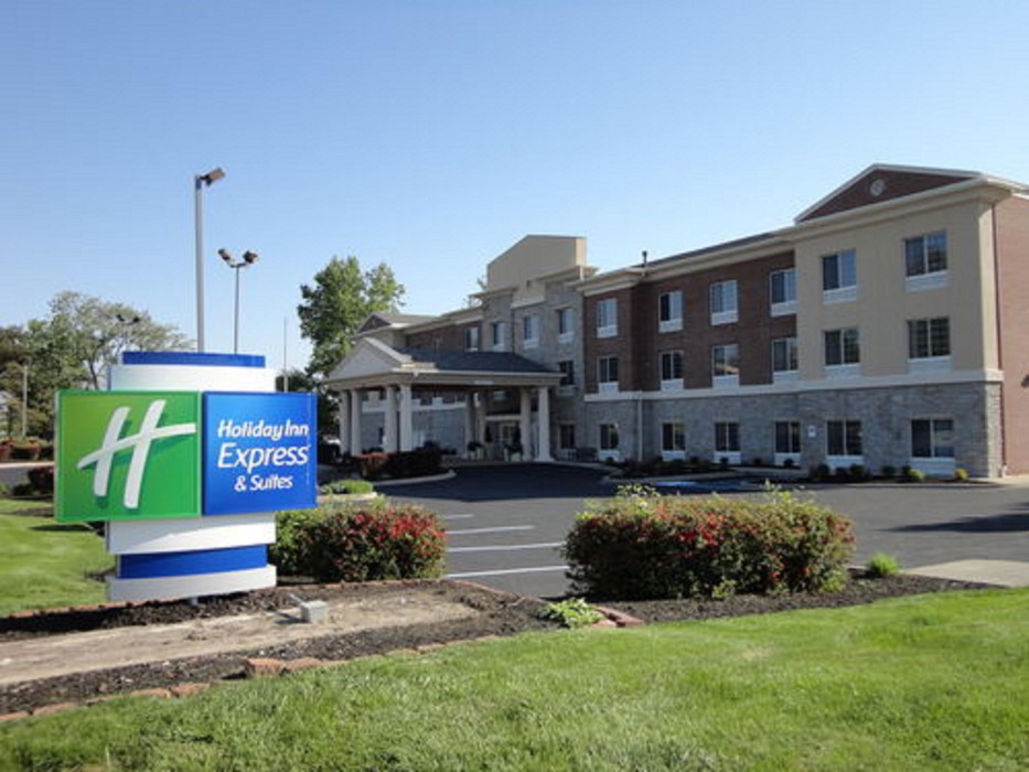Holiday Inn Express & Suites Carmel North - Westfield