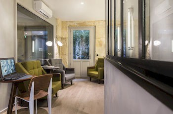 COMFORT HOTEL