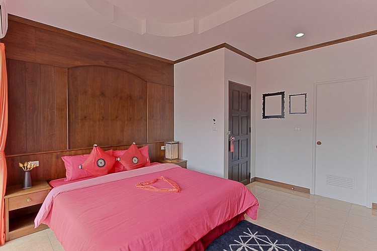 Arya Boutique Room
