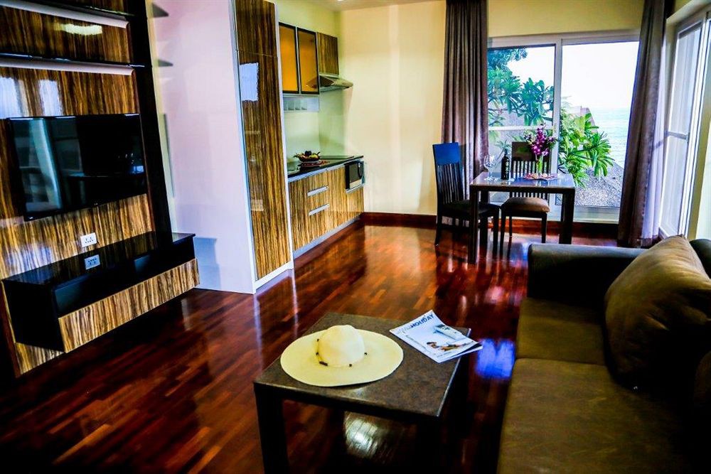 Royal Beach Boutique Resort & Spa