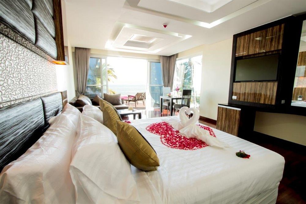 Royal Beach Boutique Resort & Spa
