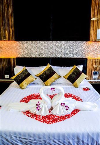 Royal Beach Boutique Resort & Spa