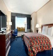 DoubleTree by Hilton Hotel Tulsa - Warren Place