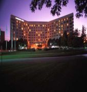 DoubleTree by Hilton Hotel Tulsa - Warren Place