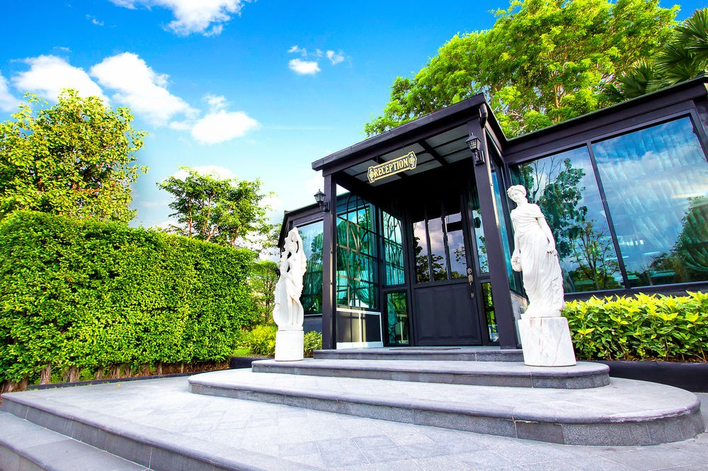 Rancho Charnvee Resort Country Club
