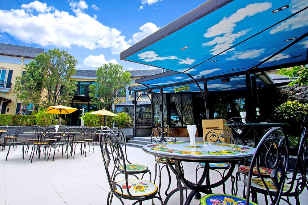 Rancho Charnvee Resort Country Club