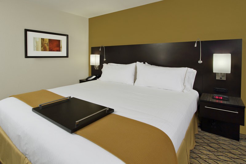 Holiday Inn Express & Suites Colorado Springs-First & Main