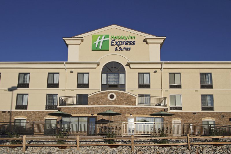Holiday Inn Express & Suites Colorado Springs-First & Main