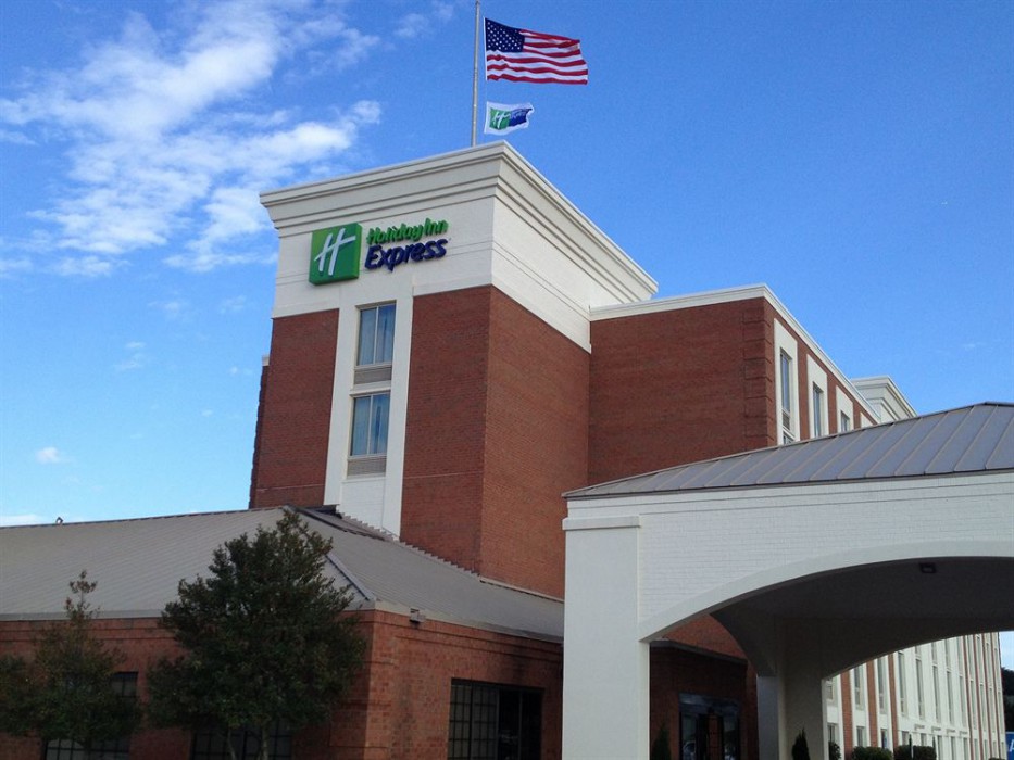 Holiday Inn Express Fredericksburg Southpoint