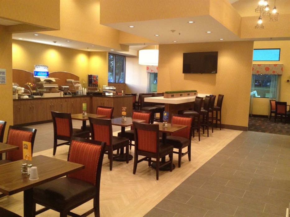 Holiday Inn Express Fredericksburg Southpoint