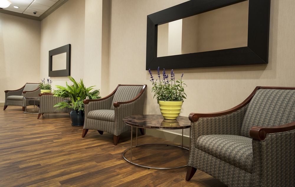 Holiday Inn Express & Suites
