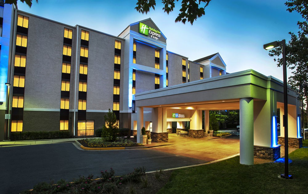 Holiday Inn Express & Suites