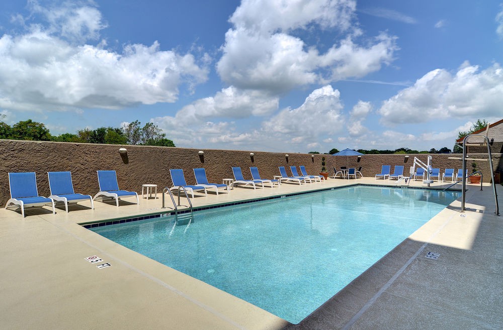 Holiday Inn Express & Suites