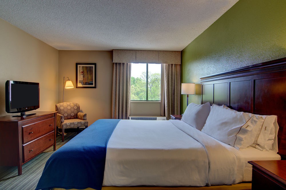Holiday Inn Express & Suites