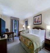 DoubleTree By Hilton Grand Rapids Airport
