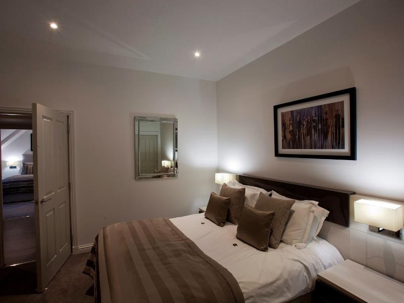 APPLE APARTMENTS THE STRAND