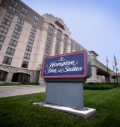 Hampton Inn & Suites Kansas City-Country Club Plaza