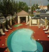 Hampton Inn & Suites Ontario